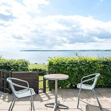 4 Star In Juelsminde Hébergement de vacances *
